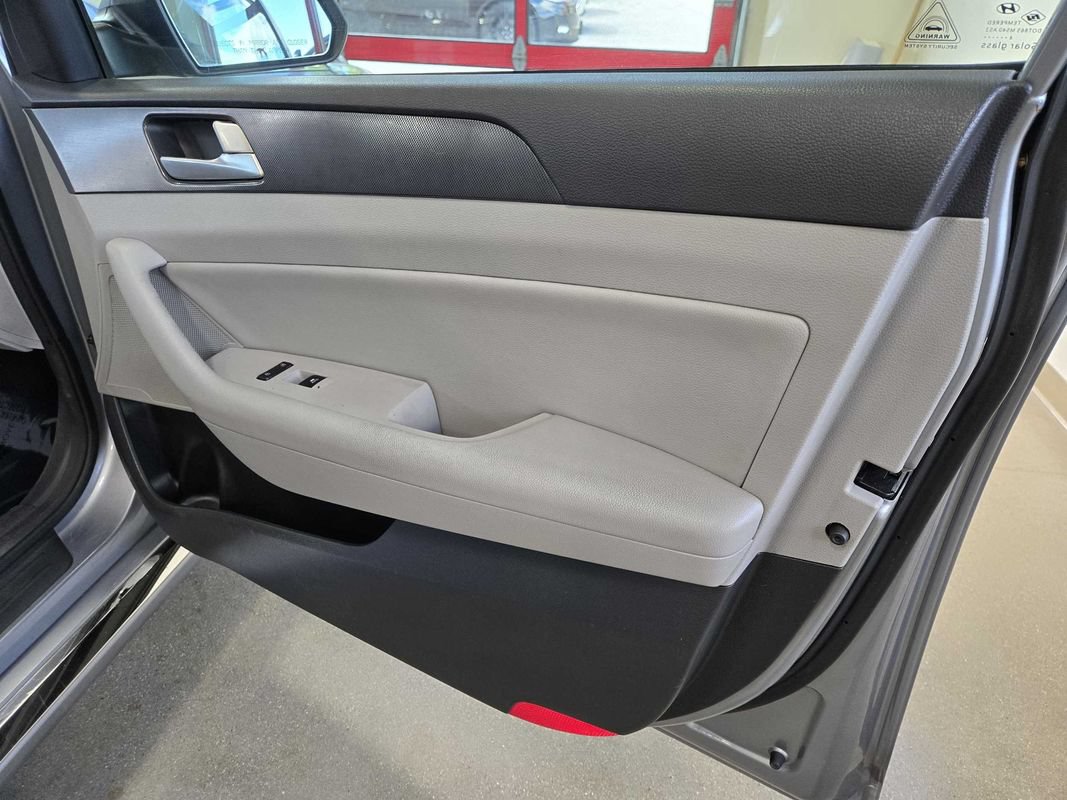 Used 2015 Hyundai Sonata Sport w/ Option Group 03 FWD image 22