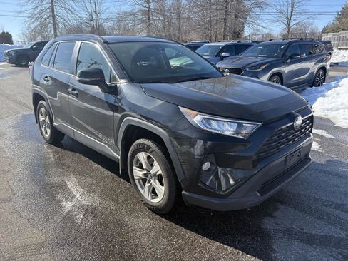 Used 2019 Toyota RAV4 XLE w/ Convenience Package image 1