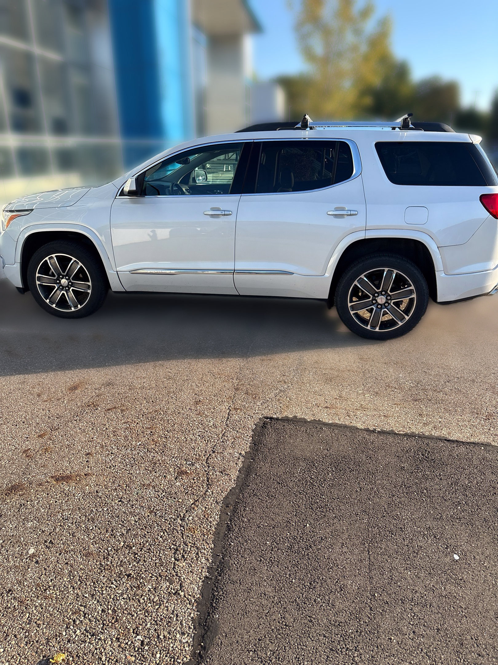 Used 2017 GMC Acadia Denali w/ Technology Package AWD/4WD image 7