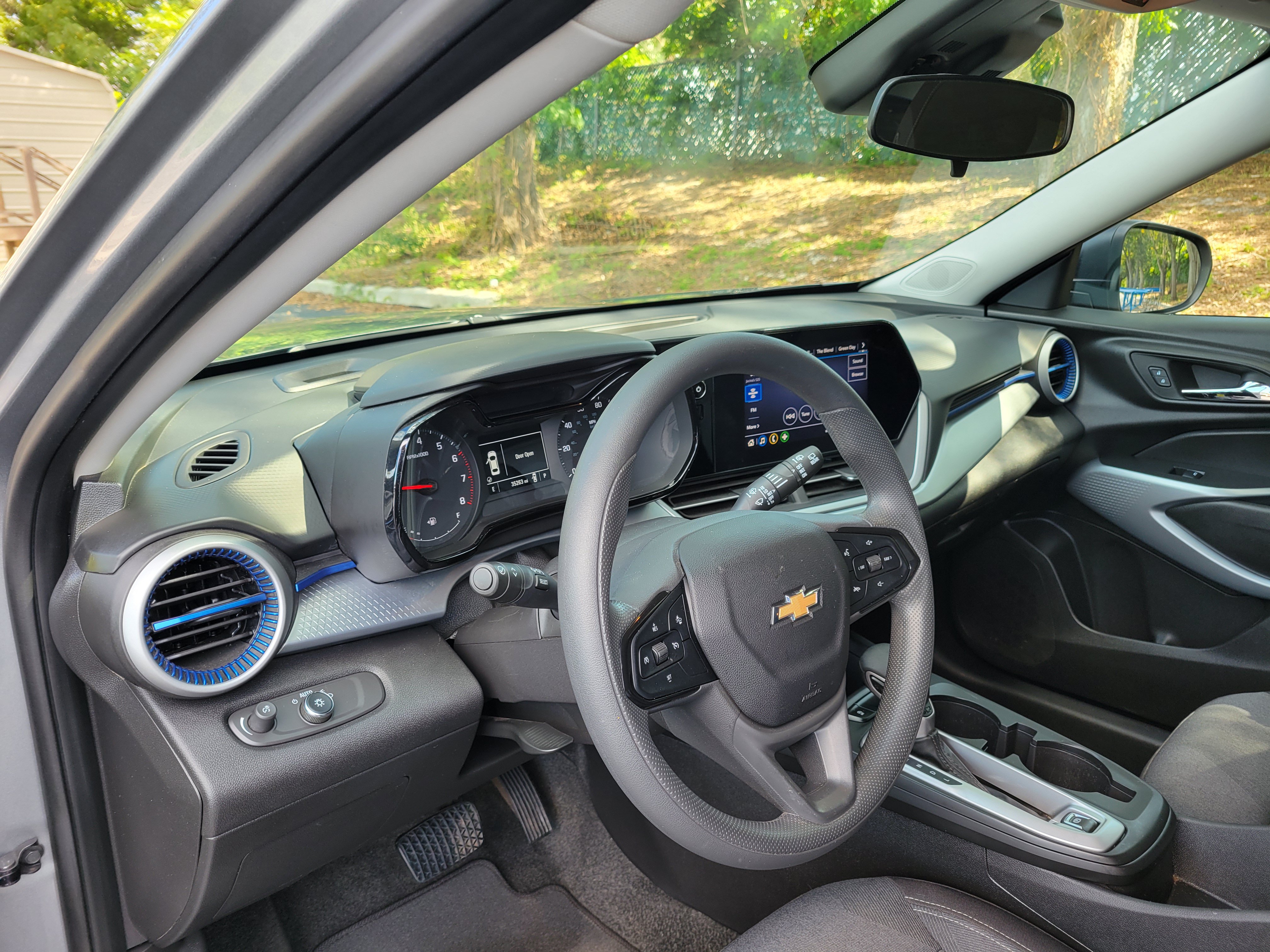 Certified 2024 Chevrolet Trax LS w/ Driver Confidence Package FWD image 25