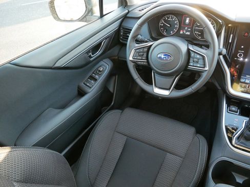 Certified 2025 Subaru Outback Premium image 9