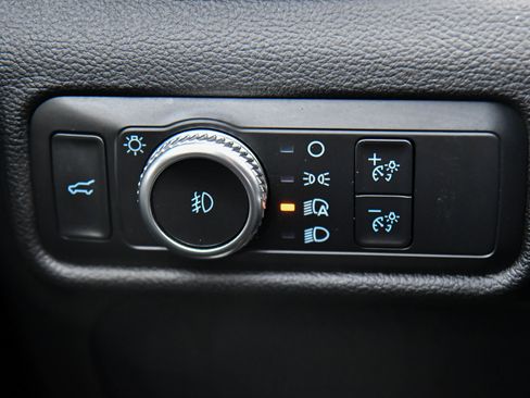 Used 2022 Ford Explorer XLT w/ Equipment Group 202A image 31