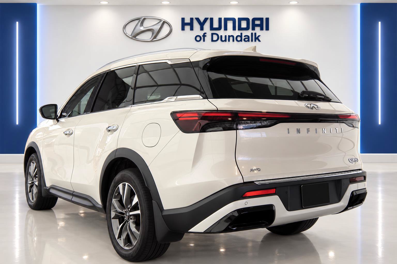 Used 2023 INFINITI QX60 Luxe w/ Cargo Package AWD/4WD image 2