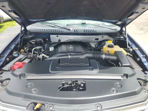 Used 2017 Lincoln Navigator L Select RWD image 21