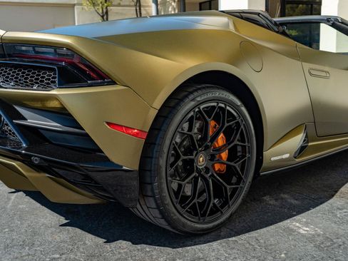 Used 2023 Lamborghini Huracan EVO RWD image 31