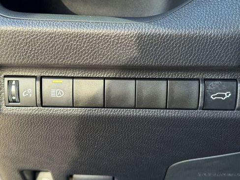 Used 2025 Toyota RAV4 XLE w/ Convenience Package image 25