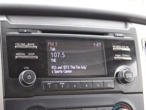 Used 2017 Nissan Titan SV image 34