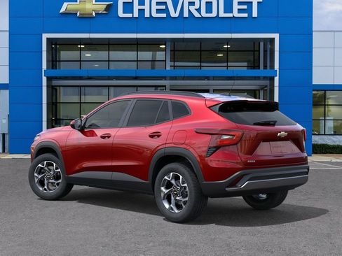 New 2026 Chevrolet Trax LT w/ LT Convenience Package FWD image 3