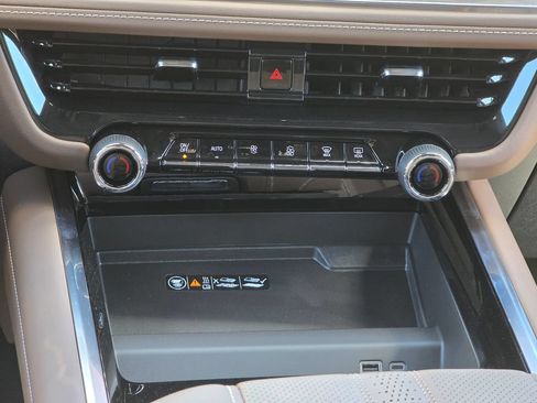 New 2026 Chevrolet Tahoe High Country w/ Sun And Tow Package AWD/4WD image 32