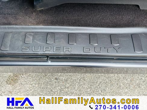 Used 2014 Ford F250 Lariat w/ Lariat Interior Package image 12