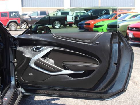 Used 2021 Chevrolet Camaro SS RWD image 10