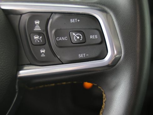 Used 2024 Jeep Wrangler Sahara image 15
