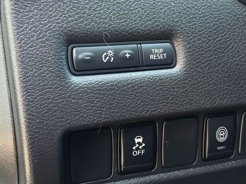 Used 2023 Nissan Murano SV image 10