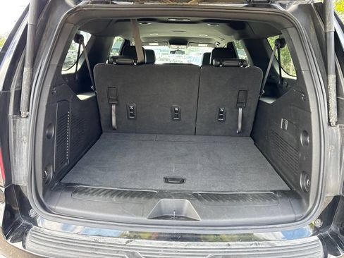 Used 2022 Chevrolet Suburban LT AWD/4WD image 13