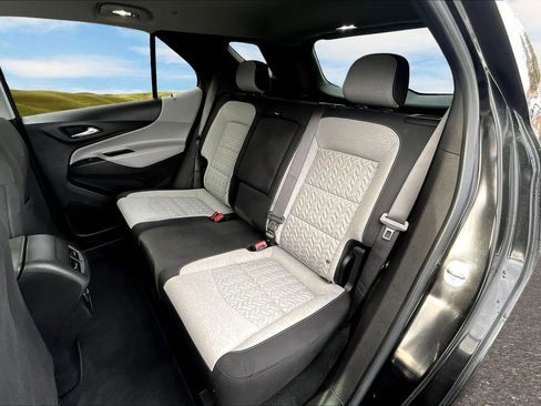 Used 2022 Chevrolet Equinox LS w/ LS Convenience Package image 14