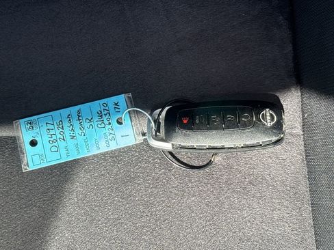 Used 2025 Nissan Sentra SR FWD image 39
