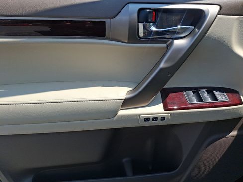 Used 2018 Lexus GX 460 Premium w/ Premium Package AWD/4WD image 13
