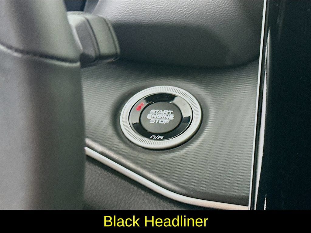 Used 2023 Jeep Grand Cherokee Altitude AWD/4WD image 19