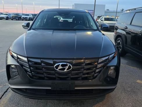 Used 2023 Hyundai Tucson SE image 2