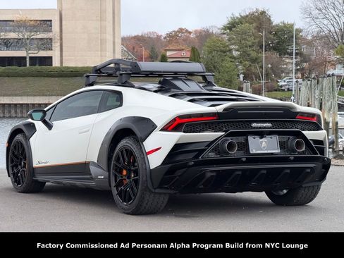 Used 2024 Lamborghini Huracan Sterrato image 7