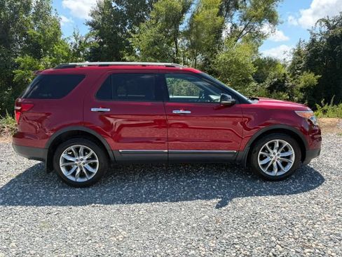 Used 2013 Ford Explorer XLT FWD image 6