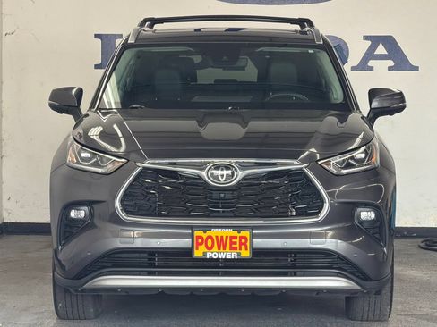 Used 2023 Toyota Highlander Platinum AWD/4WD image 8
