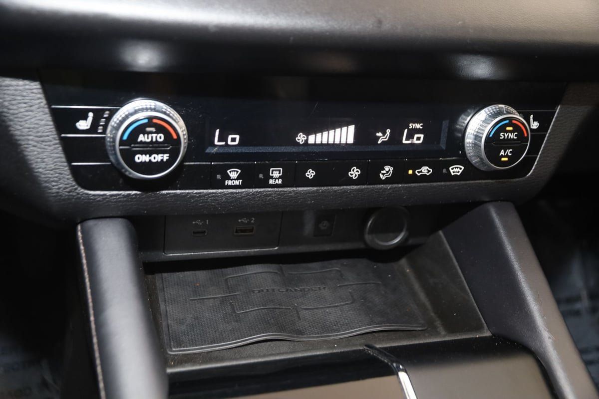 Used 2024 Mitsubishi Outlander Ralliart AWD/4WD image 28