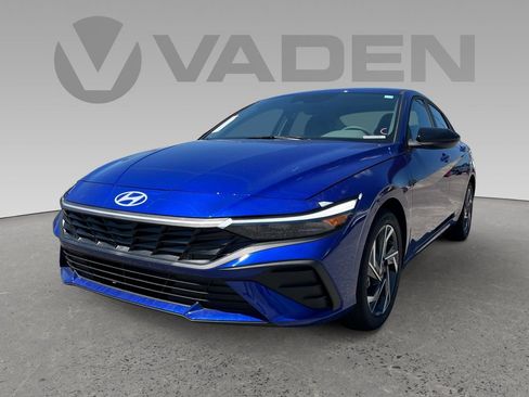 New 2025 Hyundai Elantra Sport image 16