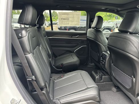 New 2026 Jeep Grand Cherokee L Limited AWD/4WD image 6
