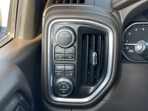 Used 2022 GMC Sierra 1500 SLT AWD/4WD image 24