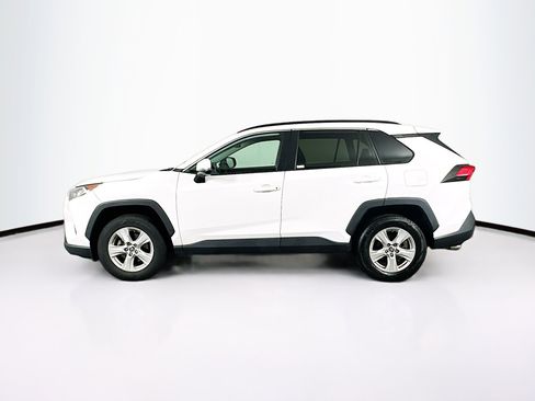 Used 2021 Toyota RAV4 XLE image 4