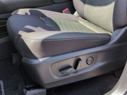 Used 2024 Nissan Pathfinder SV image 12