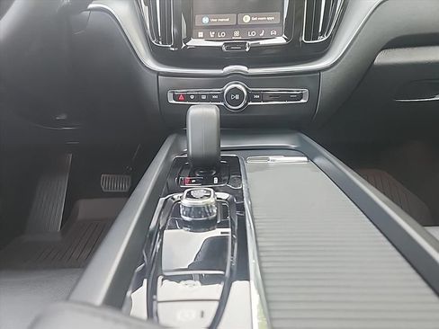Certified 2024 Volvo XC60 B5 Core w/ Protection Package Premier AWD/4WD image 32