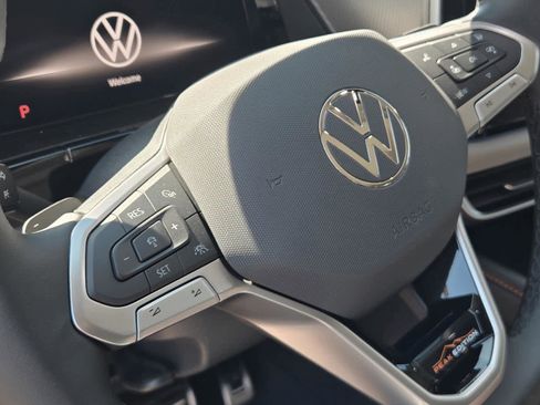 New 2026 Volkswagen Atlas Peak Edition AWD/4WD image 12