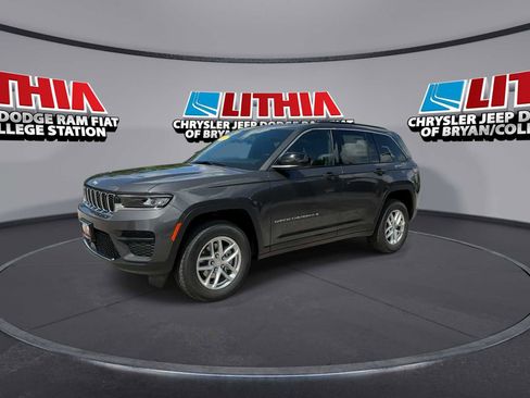 New 2026 Jeep Grand Cherokee Laredo X image 4