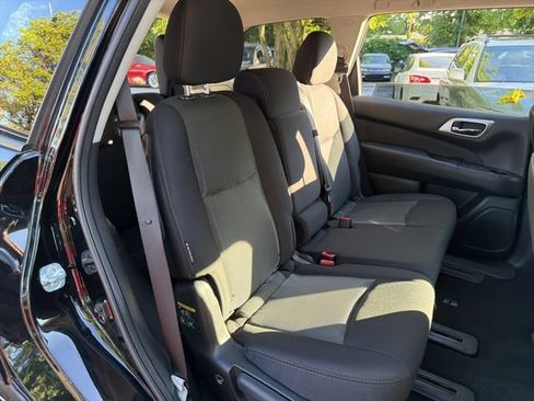 Used 2018 Nissan Pathfinder S AWD/4WD image 10
