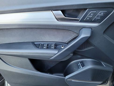 Used 2021 Audi Q5 e Prestige w/ Prestige Package image 24