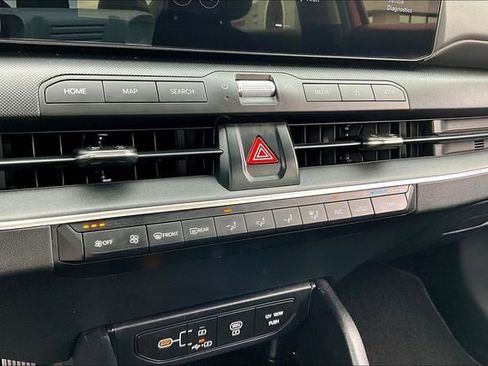 Used 2025 Kia K4 FWD image 23