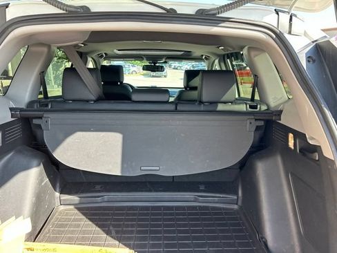 Used 2018 Honda CR-V Touring image 8