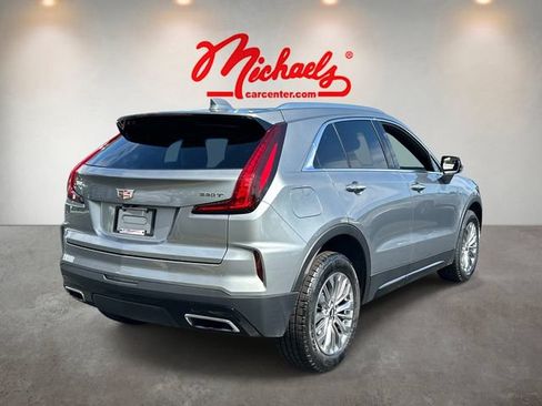 Used 2024 Cadillac XT4 Premium Luxury FWD image 3