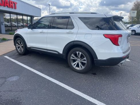 Used 2020 Ford Explorer Platinum w/ Premium Technology Package AWD/4WD image 2