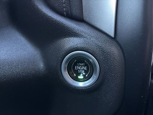 Used 2021 Chevrolet Silverado 1500 LT w/ Z71 Off-Road Package image 22