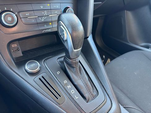 Used 2017 Ford Focus SE image 12