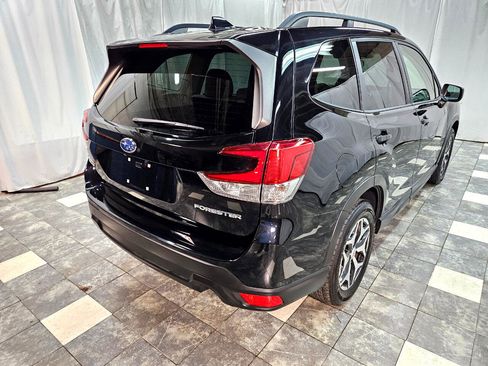 Used 2019 Subaru Forester Premium image 5