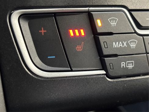 Used 2018 Ford Fusion SE w/ Fusion SE Technology Package image 44