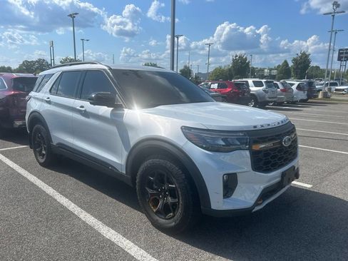 Used 2026 Ford Explorer Tremor w/ Tremor Ultimate Package AWD/4WD image 6