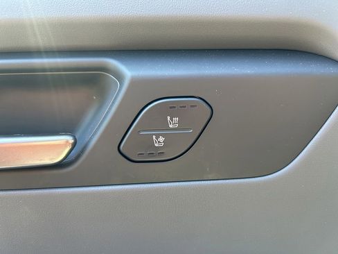 Used 2024 Kia EV9 Light Long Range RWD image 5