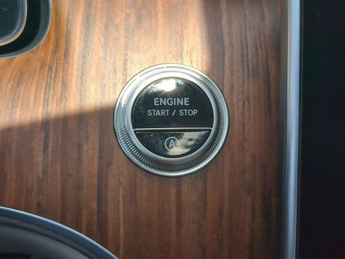 Used 2023 Mercedes-Benz C 300 Sedan image 25