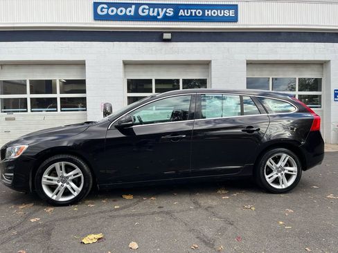 Used 2015 Volvo V60 T5 Platinum image 1