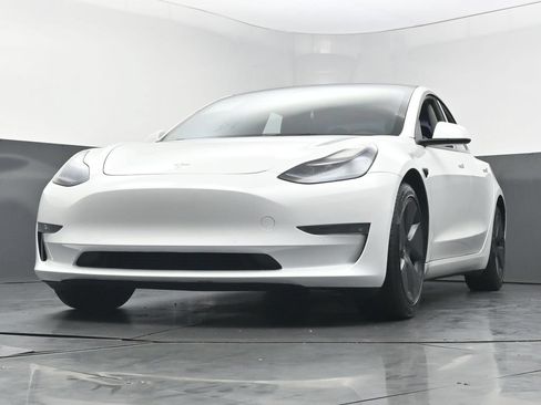 Used 2022 Tesla Model 3 Long Range AWD/4WD image 41